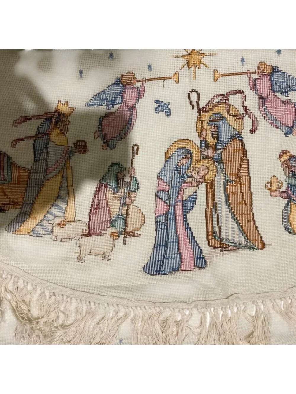 Vintage Christmas Nativity-Themed Round Completed Cross-Stitch Tablecloth